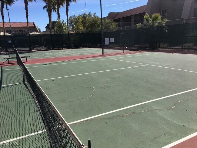 Building Photo - 5161 River Glen Dr