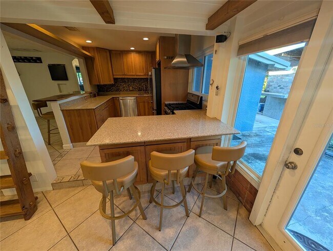 Building Photo - 140 N Briggs Ave