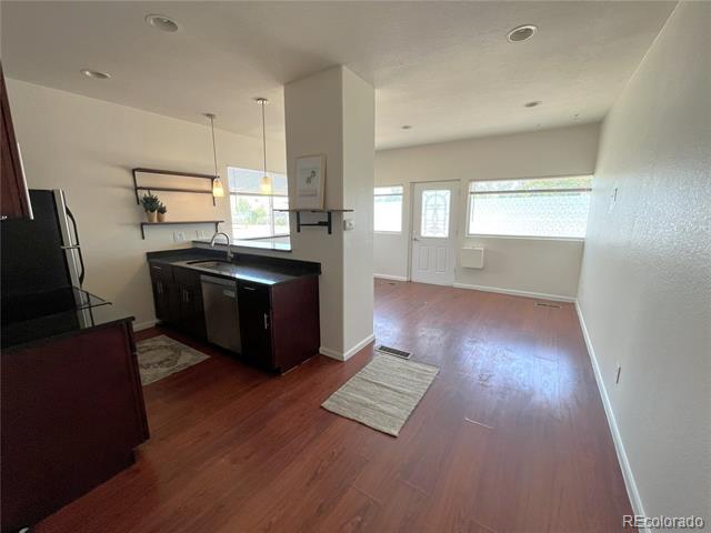 Building Photo - 679 Galapago St