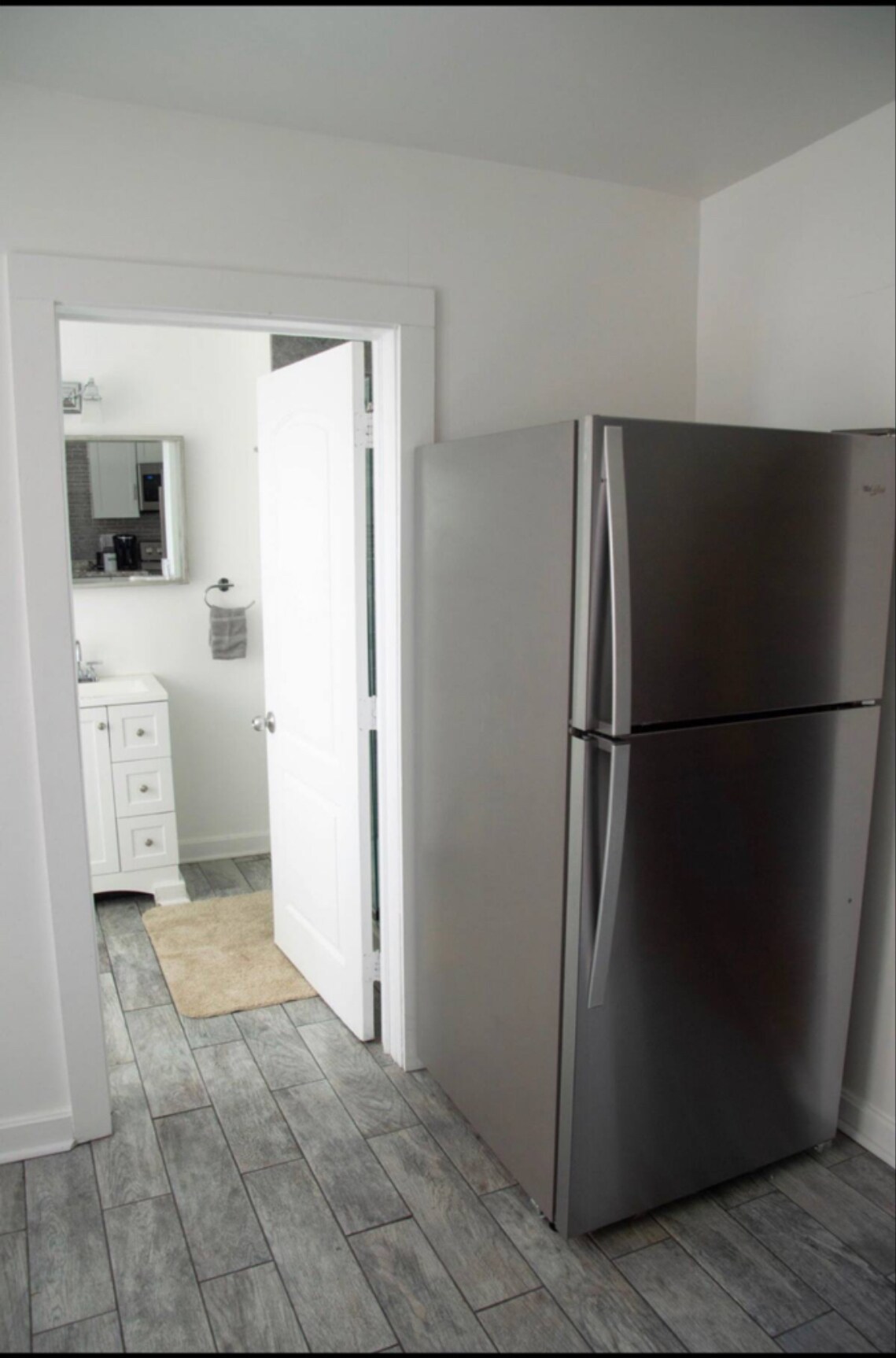 unit 4 - 240 South Ave