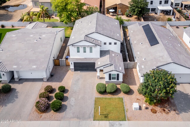 Building Photo - 512 E Bamboo Ln