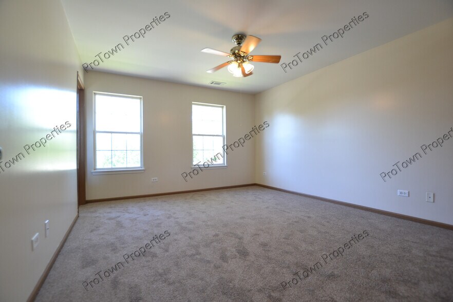 Building Photo - 2608 River Bend Ln