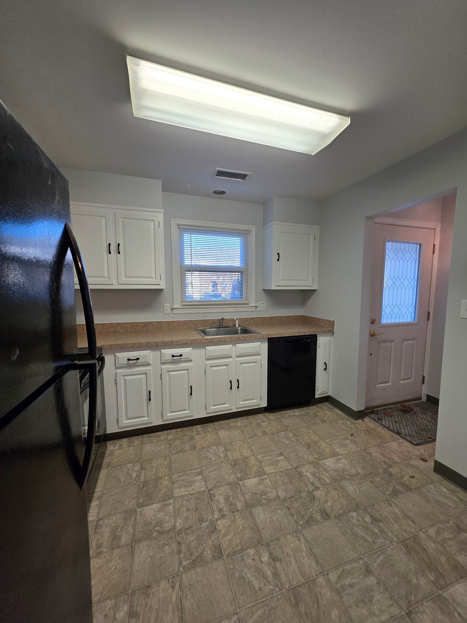 Building Photo - 1930 Cricklewood Cv