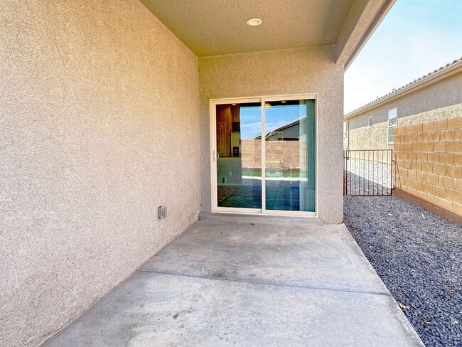 Building Photo - Only 4 years new!