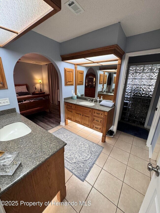 Building Photo - 5281 Aaron Ln