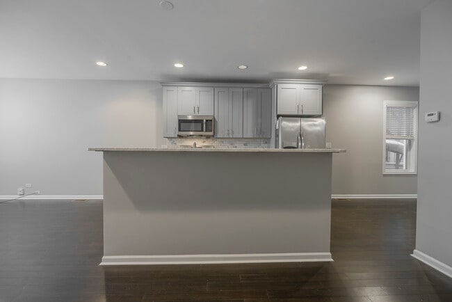 Building Photo - 1906 W 17th St