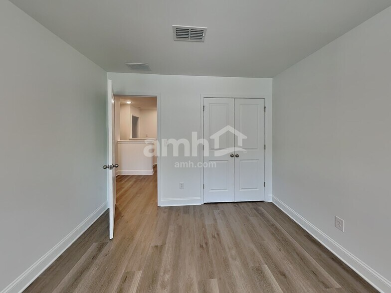 Building Photo - 1208 Livengood Wy