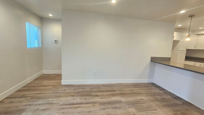 Building Photo - 10960 Avalon Blvd
