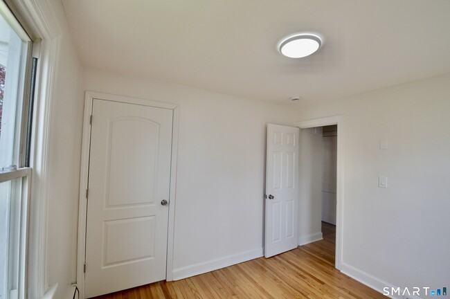 Building Photo - 314 Knowlton St