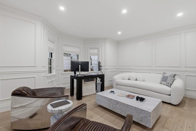 Building Photo - 959 Chestnut St