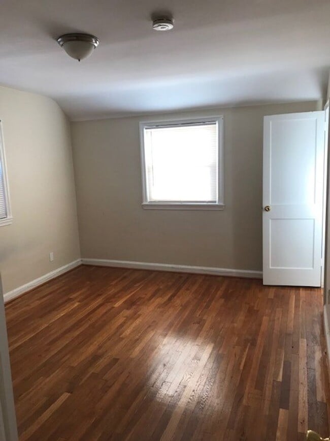 Building Photo - Gorgeous Cheverly Colonial With a Finished  Basement! 3 Beds and 1.5 Baths!