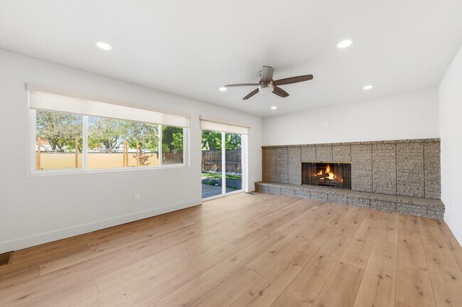 Building Photo - 1153 Buccaneer Dr