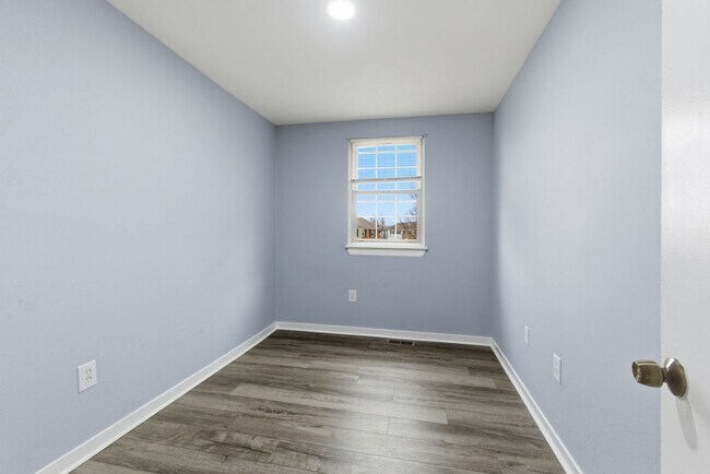 Building Photo - Lovely 3 BR/1.5 BA Townhome in Glen Burnie!