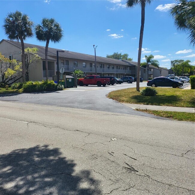 Building Photo - 7670 SW 152nd Ave