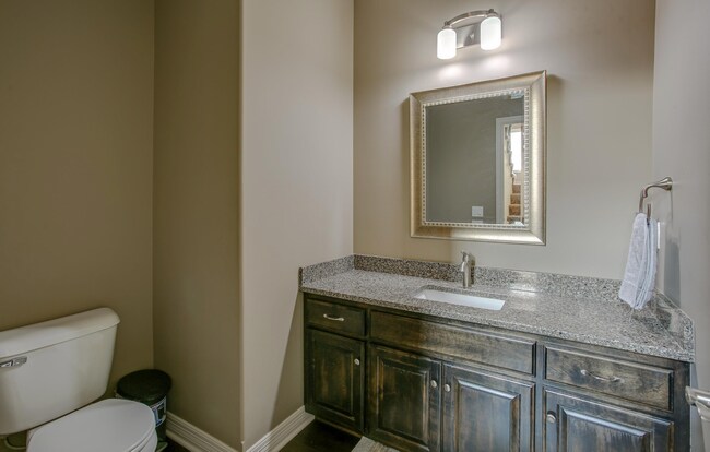 Building Photo - Stylish Living & Modern Comfort in Mission...