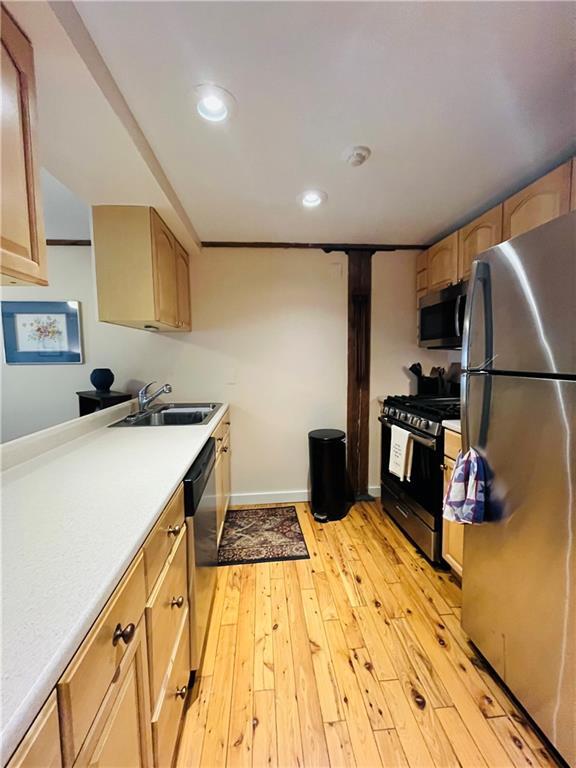 Building Photo - 40 Web Ave