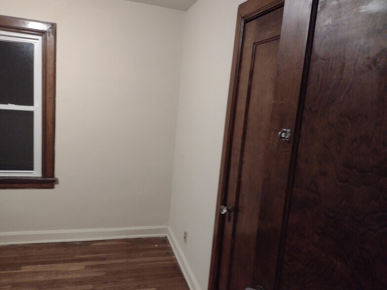 Building Photo - 875 Sheridan Avenue