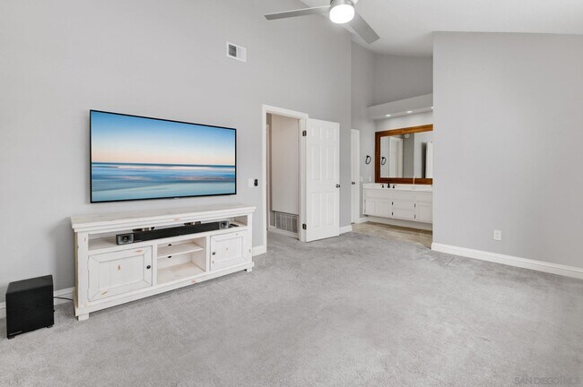 Building Photo - 418 Summer View Cir