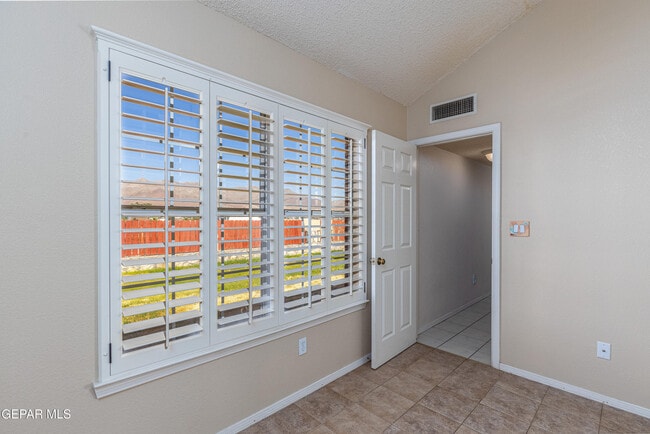 Building Photo - 4628 King Arthur Ct