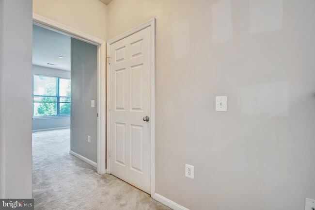 Building Photo - 2765 Centerboro Dr