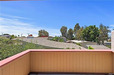 Building Photo - 1587 Catalina St