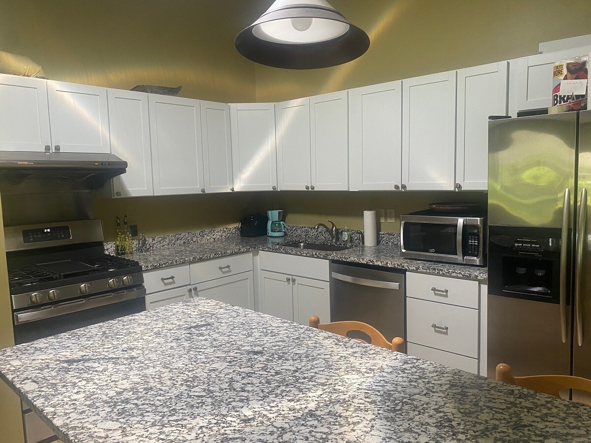 Building Photo - 9720 Cimarron Cir