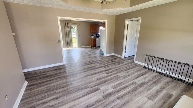Building Photo - 610 N Greenwood Ext