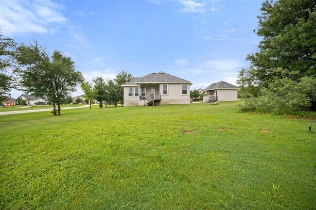 Building Photo - 127 Buteo St