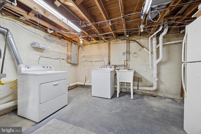 Building Photo - 116 Walnut Hill Ln