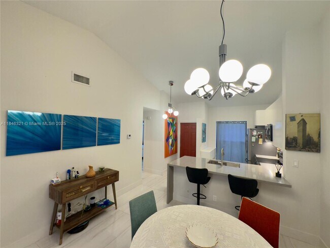 Building Photo - 3078 S Oakland Forest Dr