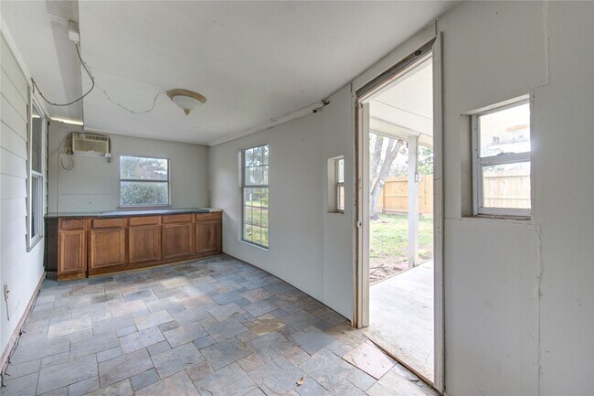 Building Photo - 14802 Newton Falls Ln