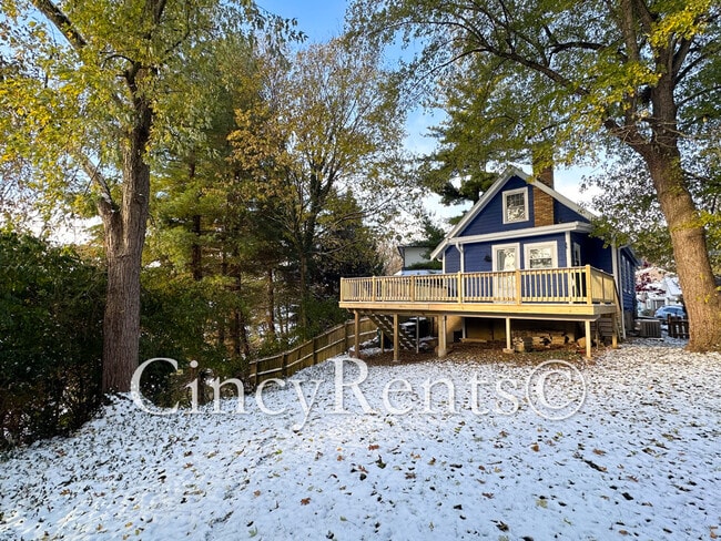 Building Photo - 3559 Rawson Pl