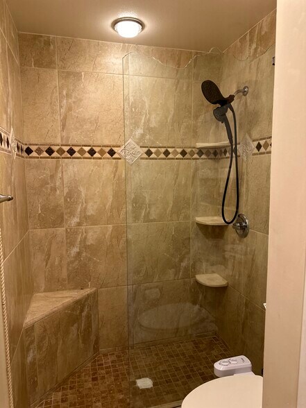 Building Photo - 932 Peninsula Ave