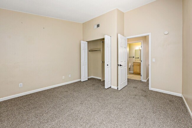 Building Photo - Foothills Condo Living
