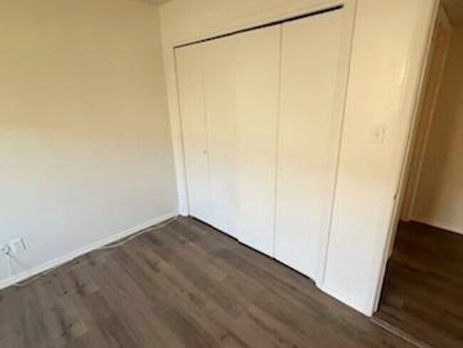 Building Photo - 4 Bedroom fourplex in Albuquerque