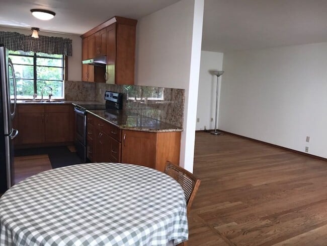 Building Photo - 1151804