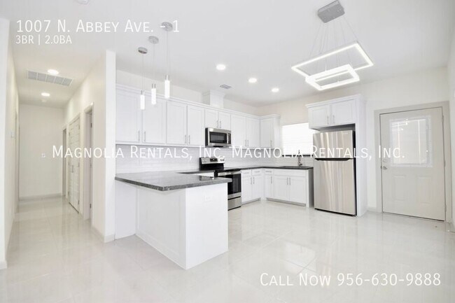 Building Photo - 1007 N Abbey Ave