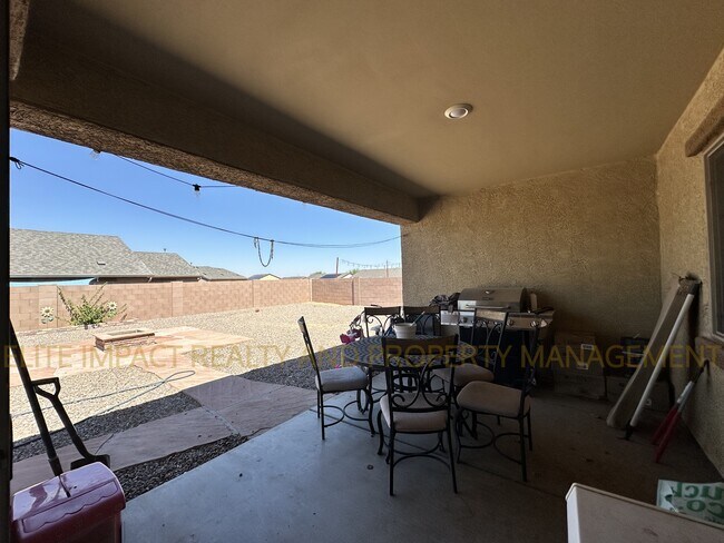 Building Photo - 6948 S Victor Dr