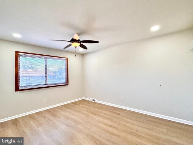 Building Photo - 4800 Sugar Plum Ct