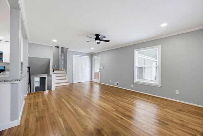 Building Photo - Fantastic Renovation in Smyrna!