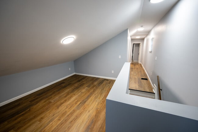 Building Photo - 411 Hodge St