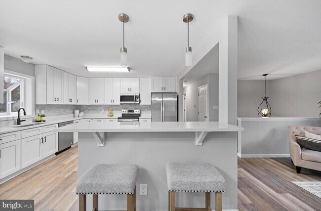 Building Photo - 45867 Broun Terrace