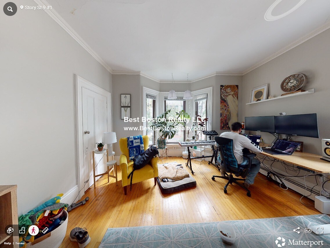 Building Photo - 9 Story St