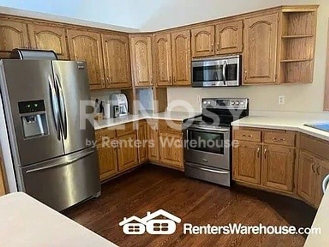 Building Photo - Available June 1st 6 Bedroom 4 Bath Single Family Home in Oakdale