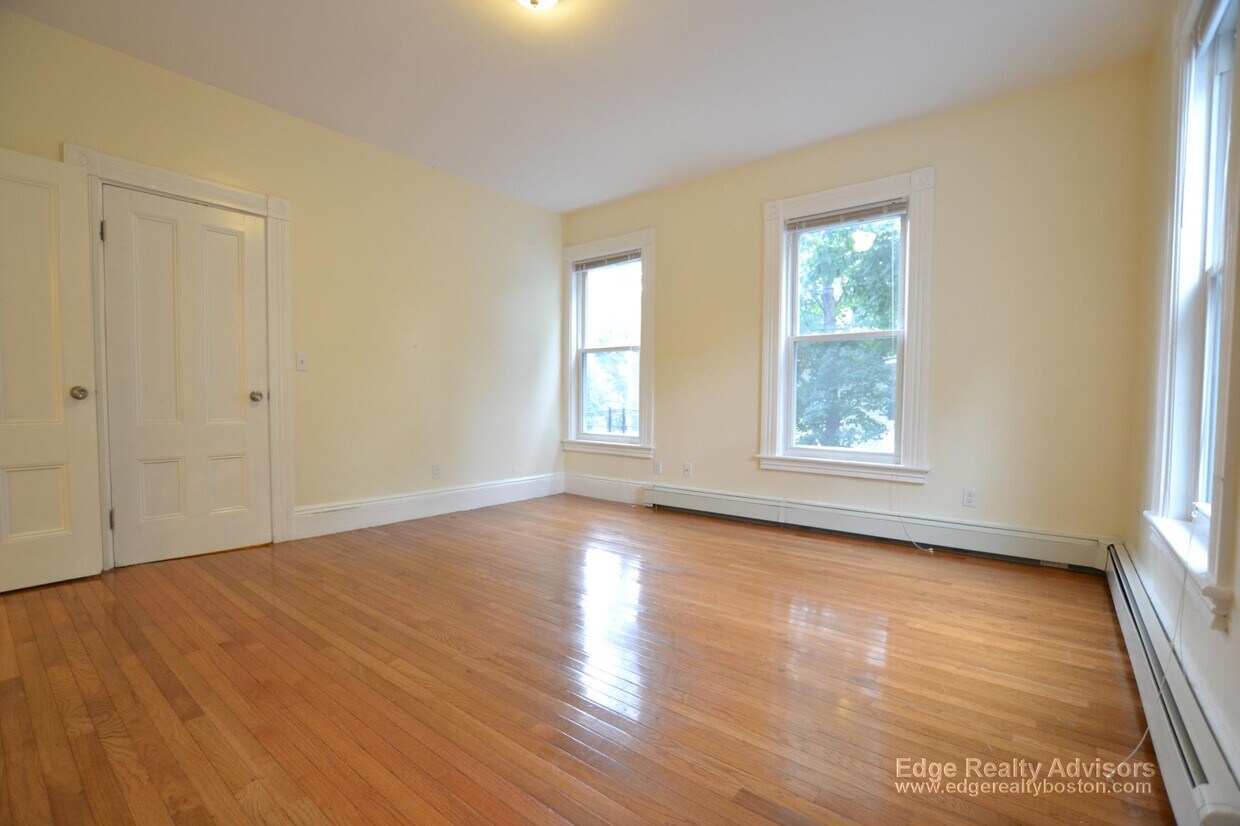 Building Photo - 16 Sparhawk St