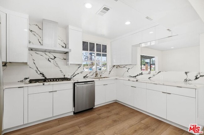 Building Photo - 6266 Etiwanda Ave