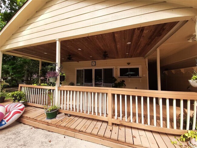 Building Photo - 1558 O'Connor Dr
