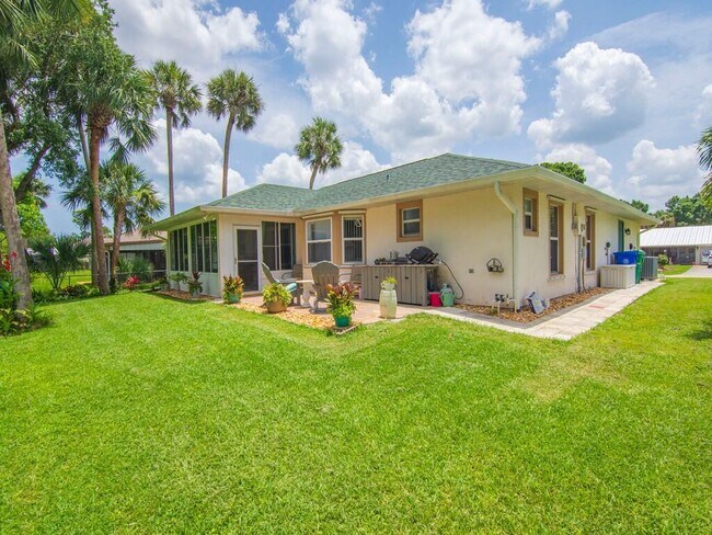 Building Photo - 664 Vocelle Ave