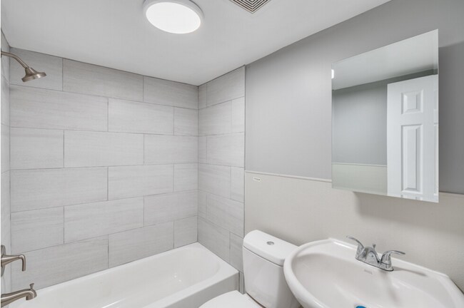 Interior Photo - Penn Lee Court Apartments