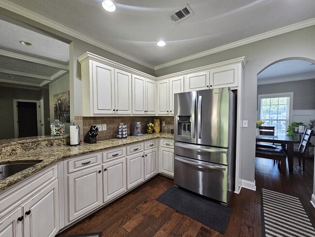 Building Photo - 821 Herrington Dr